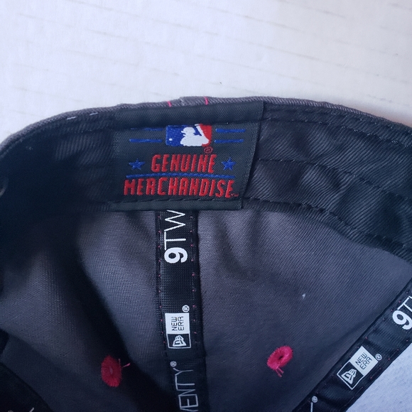 Miami Marlins New Era Women Adjustable Strapback Cap - Picture 8 of 10